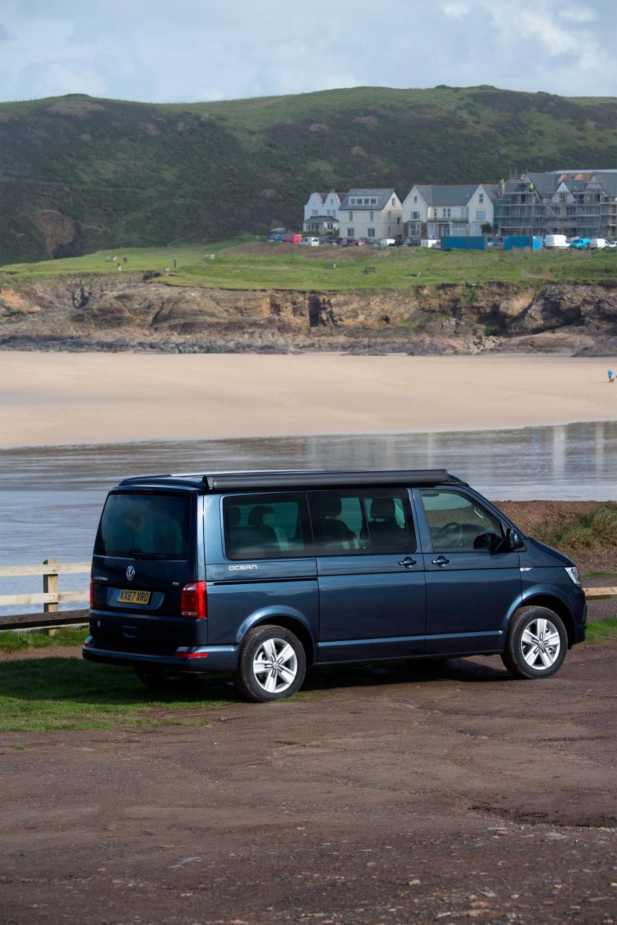  Volkswagen California Ocean (T6) 2015 года  (UK) (фото 16 из 40)
